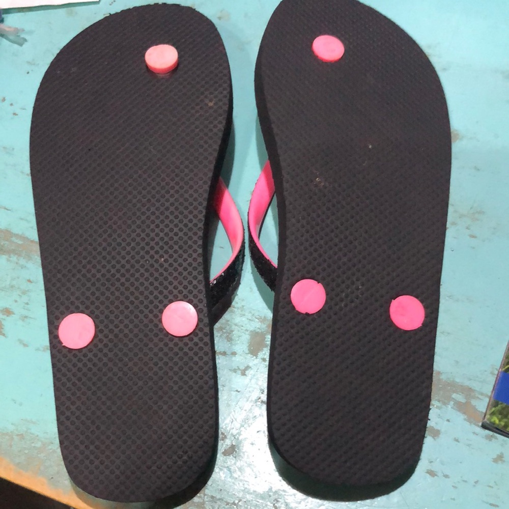 Colorful‎ Patterned Flip Flops - Picture 2 of 5
